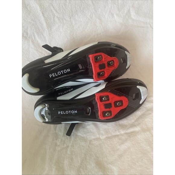 Peloton Spin Cycle Shoes J-20 PL-SH-02 Sz 45 M 11.5-12 US Black Red With Cleats - Picture 7 of 7
